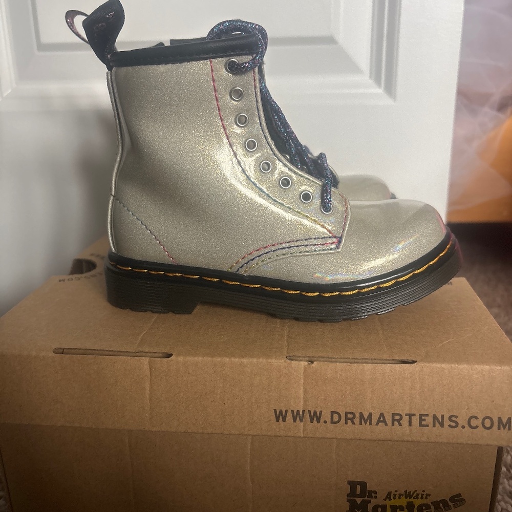 Dr. Martens 1460 T Silver